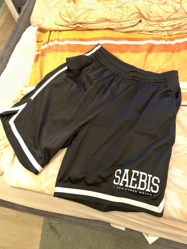 Customer photo review of Lifestyle Herren Shorts schwarz mit weißen Streifen by SAEBIS®