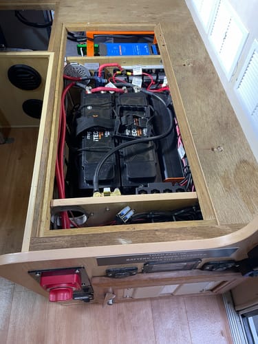 Customer photo review of iTECH100SX Slim 12v 100Ah Lithium LiFePO4 Deep Cycle Battery