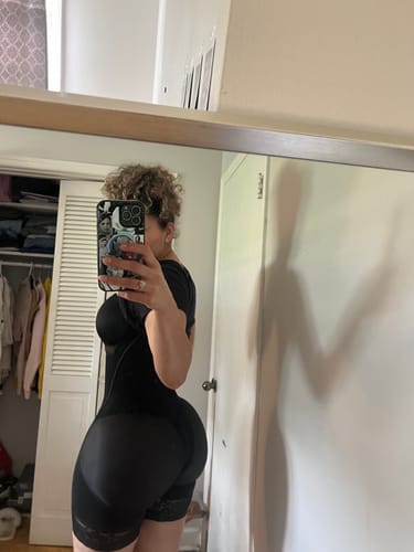 Customer photo review of Faja Sara 7001 plus size en los gluteos y zipper en la zona intima