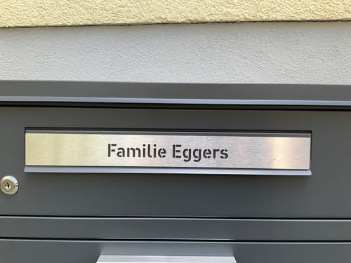 Customer photo review of Variante: mit Namensschild am Briefschlitz