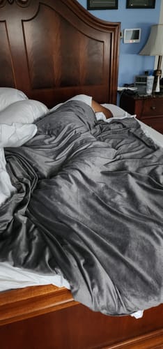 Customer photo review of Simplesleep Weighted Blanket