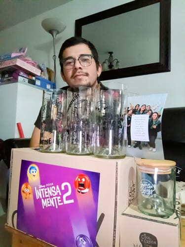 Customer photo review of Intensa-mente 2: Celébrate - Juego de 6 Vasos