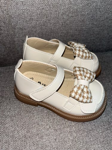 Customer photo review of Girls Retro Bow Tie Shoes