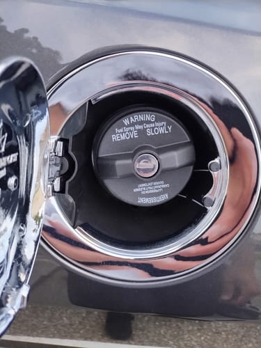 Customer photo review of Speedlogix Locking Gas Cap 2008-2023 Challenger