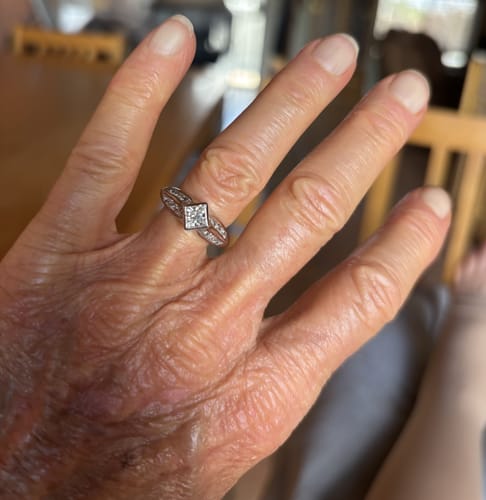 Customer photo review of 1.50-7.00 CT Princess Cut Diamonds - Engagement Ring