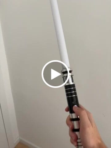 Customer video review of The Deceitful lightsaber (VHC)