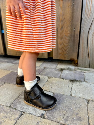 Customer photo review of Scallop Velcro Boot - Beetle