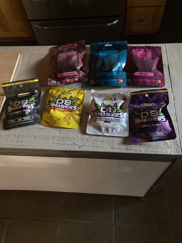 Customer photo review of 16K MG Honcho Gummies | Grape