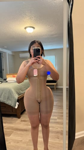 Customer photo review of Faja Sara 7002 plus size en los glúteos