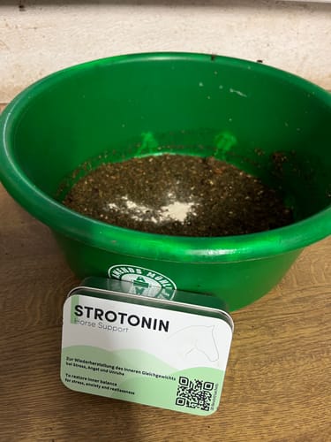 Customer photo review of Strotonin Horse Support