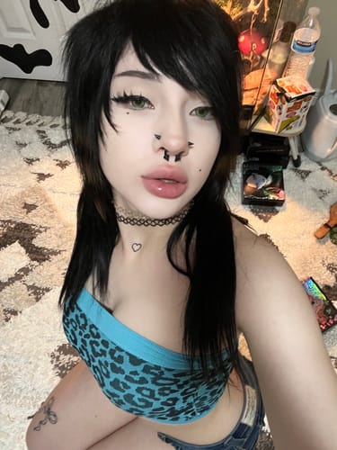 Customer photo review of Carina Contact Lenses