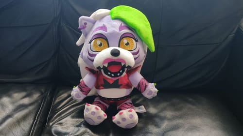 Customer photo review of Five Nights at Freddy's - Roxanne Wolf Collector's Plush