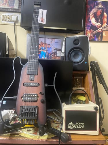 Customer photo review of Donner ミニギターアンプ 5W 7種類アンプモデル モデリングアンプ コンパクト 40種類ドラムマシンタイプ ディレイ リバーブ エフェクター内蔵 ワイヤレス接続 電池駆動 ヘッドホンとAUX IN端子付き 自宅練習
