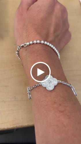 Customer video review of Victoria Silver Four Clover Bracelet
