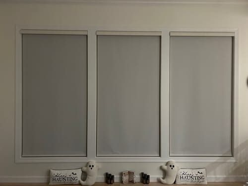 Customer photo review of SmartWings Motorized Light Filtering Roller Shades 70% Blackout Linen