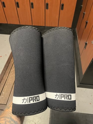 Customer photo review of 7MM Inferno PRO Knee Sleeves - EXTRA STIFF NEOPRENE - IPF Approved