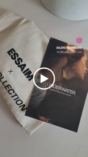 Customer video review of Le Neck Cuff Necklace