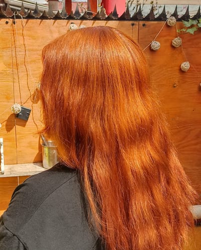 Reseña con foto de un cliente sobre Pack 2 Hennas Jamila BAQ Premium - Cobrizo Intenso y Duradero 🔥 👩🏼🦰