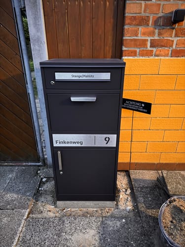 Customer photo review of Variante: mit Namensschild am Briefschlitz