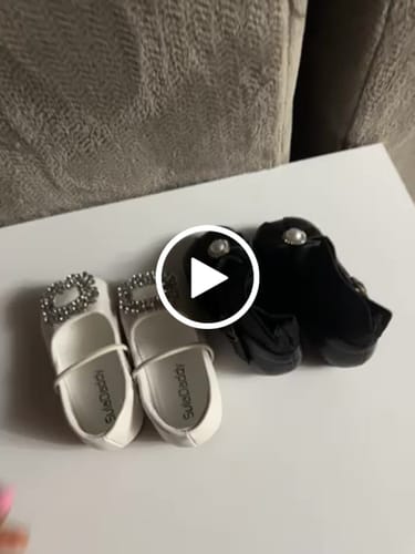 Customer video review of Baby Girl Soft-soled Flying Woven Breathable Shoes