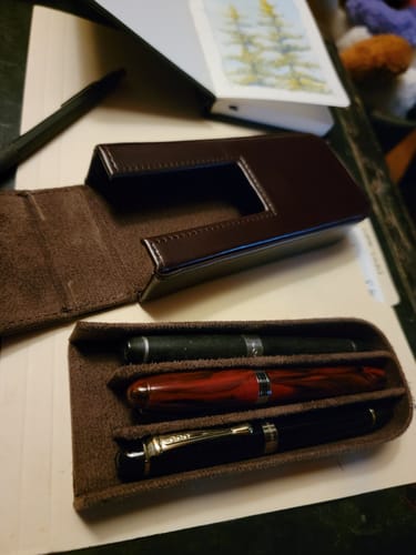 Customer photo review of XV Genuine Leather Fountain Pen Case