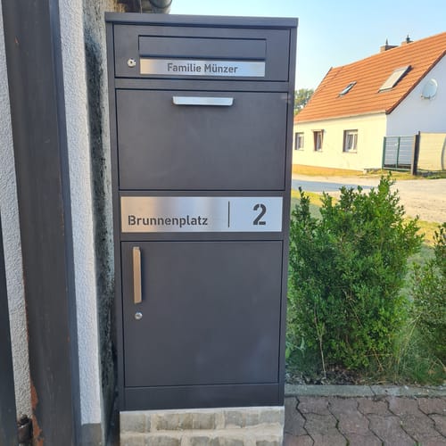 Customer photo review of Variante: mit Namensschild am Briefschlitz