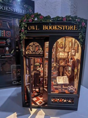 Customer photo review of Owl Bookstore Book Nook