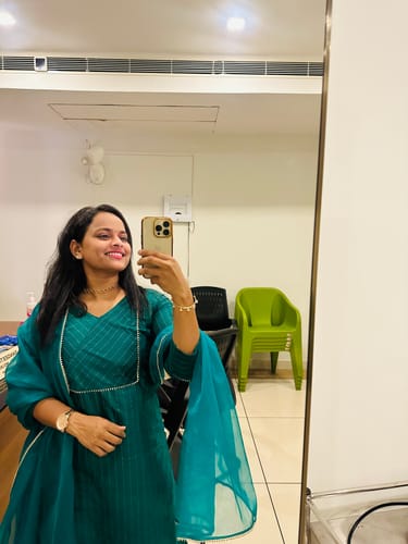 Customer photo review of Malika Teal