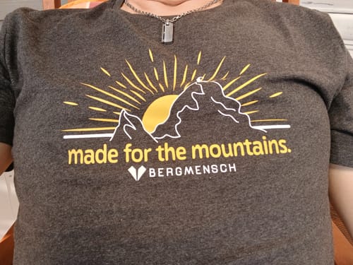 Customer photo review of Made for the mountains - Unisex Premium Organic Shirt