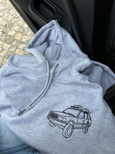 Customer photo review of Hoodie Retrato Line Art Personalizável