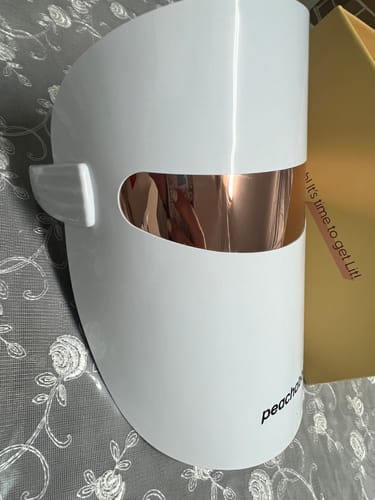 Customer photo review of Peachaboo Glo LED Light Therapy Mask