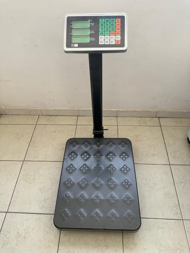 Customer photo review of Bascula Comercial Plataforma 200 Kg Digital Electrica con Mastil