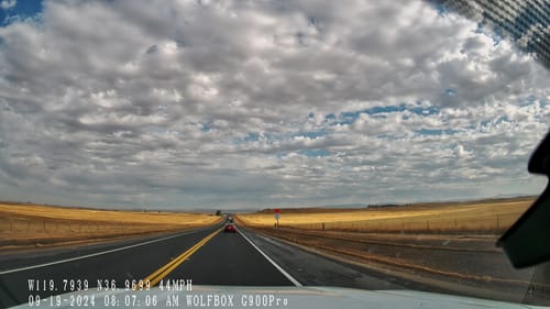 Customer photo review of WOLFBOX G900Pro 12MP WiFi Touch Screen Rear View Mirror Dash Cam Smart Mirror with Exclusive 30-Month Warranty