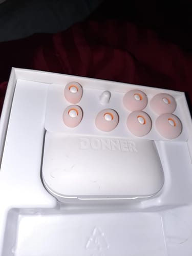 Customer photo review of Donner Dobuds ONE 完全ワイヤレスイヤホン ウルトラノイズキャンセリング マルチポイント接続 最大32時間再生 急速充電 防水IPX4 音声アシスタント Siri対応 音楽放送/通学/通勤/ジム/プレゼントBluetooth 5.2