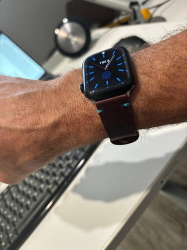 Customer photo review of The Maverick Italian Leather Apple Watch Band - Bordeaux Brown
