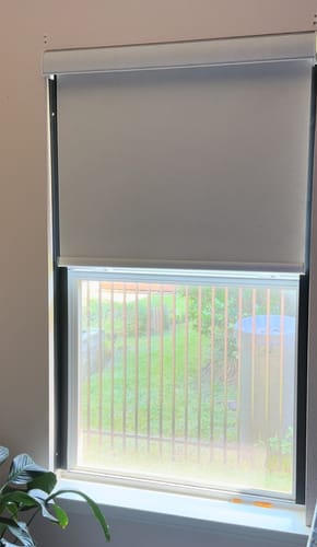 Customer photo review of SmartWings Motorized Roller Shades 100% Blackout Linen