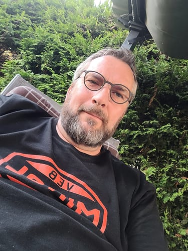 Customer photo review of PREMIUM SHIRT UNISEX • VEB MINOL