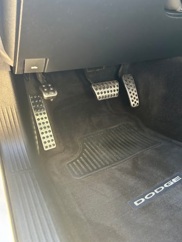 Customer photo review of Speedlogix Footrest / Dead Pedal 2008-2023 Challenger