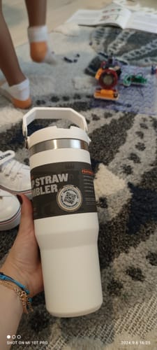 Customer photo review of Stanley The Iceflow Flip Straw Tumbler Pipetli Termos Frost 30 OZ - 0.88L