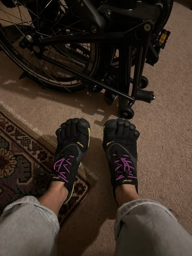 Customer photo review of V-RUN Womens Black Yellow Purple