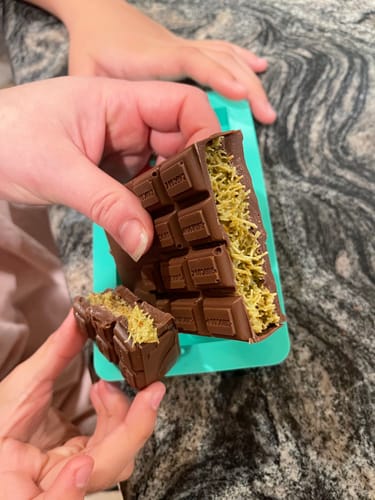 Customer photo review of KNAFEH STUFFED CHOCOLATE BAR