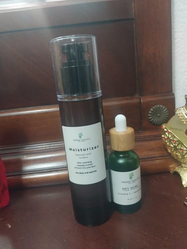 Customer photo review of Moisturizer + Face Serum Bundle