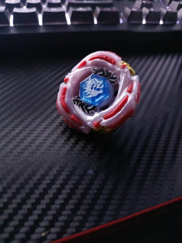 Customer photo review of Takara Tomy Meteo L Drago Beyblade BB-88 LW105LF Metal Masters - With String Launcher