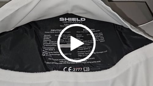 Customer video review of Unterziehweste weiß mit BSW-3 Weicheinlagen SK1