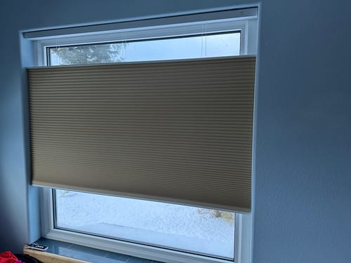 Customer photo review of SmartWings Motorized Blackout Levitate Cellular Shades Nowa