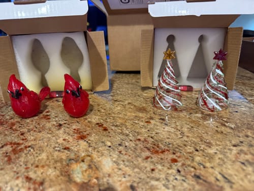 Customer photo review of Glass Salt and Pepper Shakers, Cardinals