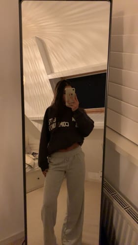 Customer photo review of GATED COMMUNITY HOODIE DARK GREY