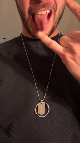 Customer photo review of HALESTORM - GUITAR STRING NECKLACE