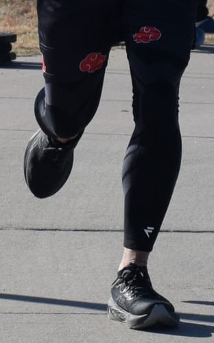 Customer photo review of Compression Sleeves V2 for Knees and Legs