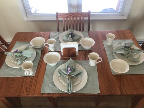 Customer photo review of Belleek Classic Claddagh 16 Piece Dining Set